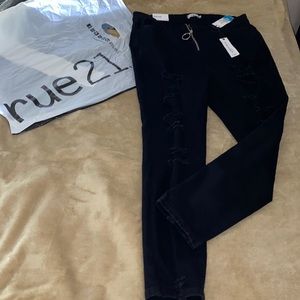 Sold!!!Rue 21 high rise pants 👖 distressed